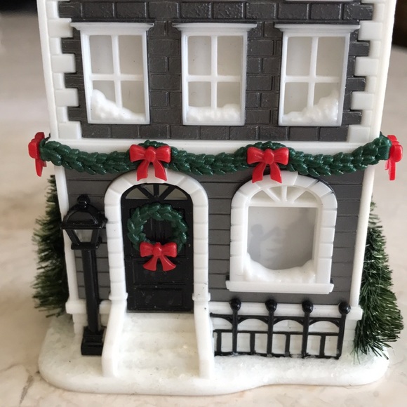 Holiday wallflowers plug in fragrance Bath and Bodyworks Victorian projection - Picture 12 of 14